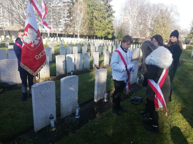 Małopolskie obchody Dnia Pamięci Poległych Żołnierzy Wspólnoty Brytyjskiej  - Obrazek 8